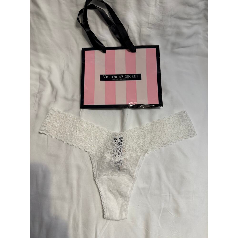 NWT Victoria’s Secret The Lacie Thong – White – One Size